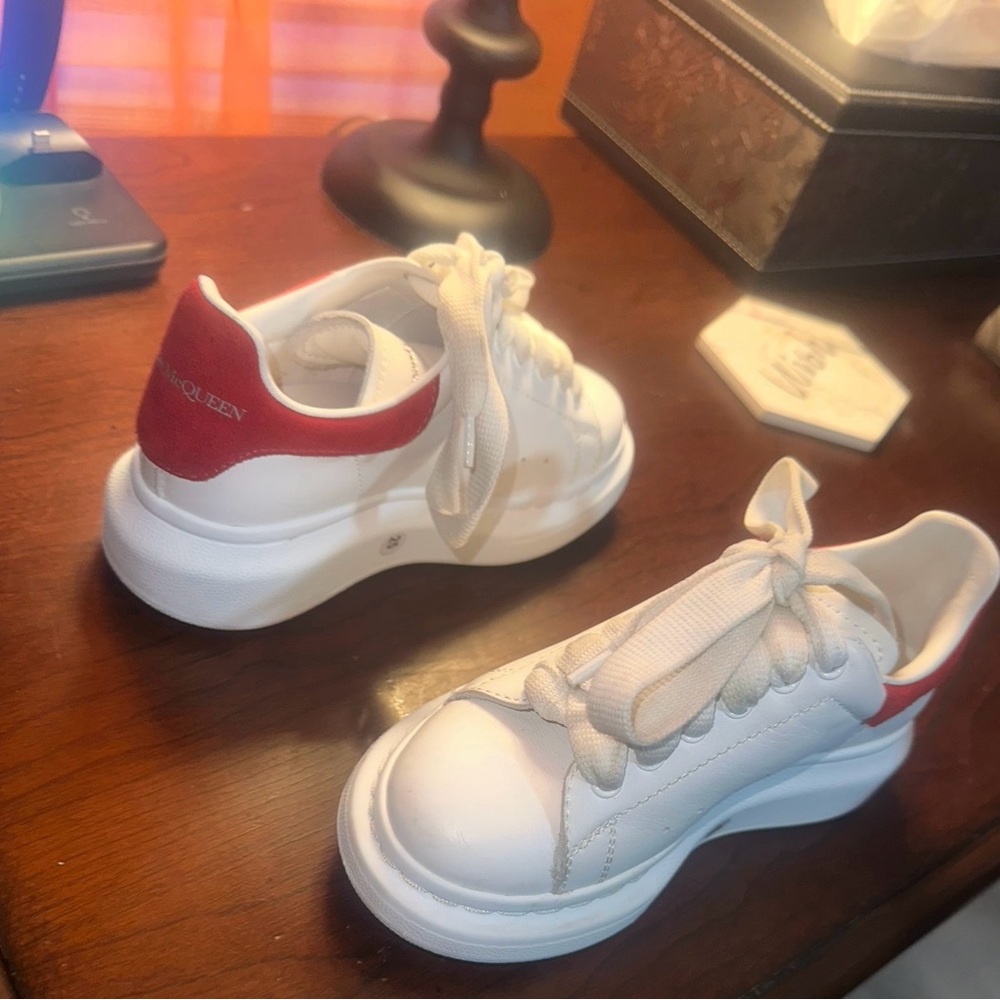 Excellent condition, only worn a few times!